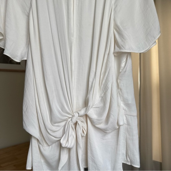 Vince Camuto Women’s Blouse Size L White Sheer Flowy Front Tie Keyhole Zip - Picture 4 of 8